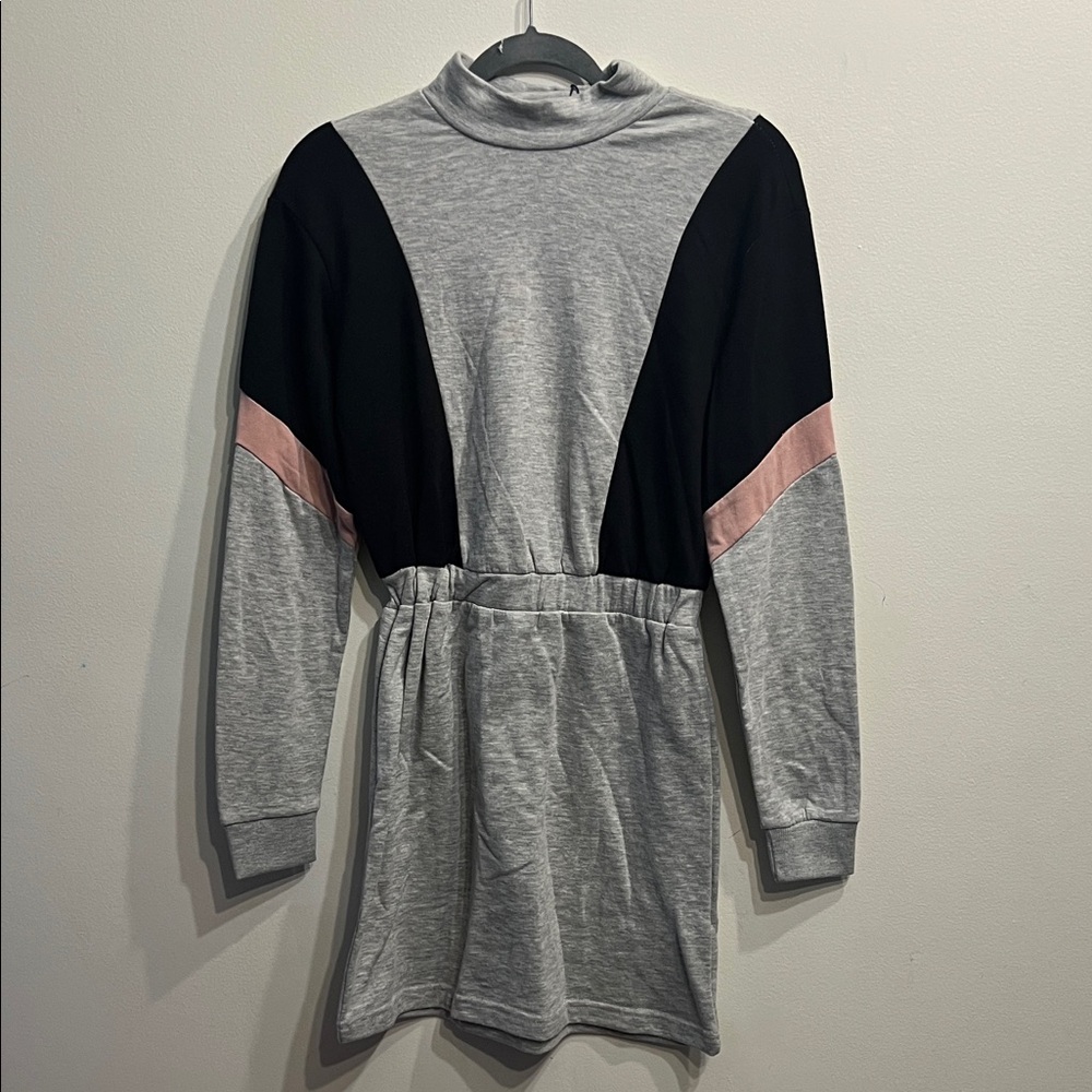 Bershka Brand Gray and Black Long Sleeve Dress with Pink Accents